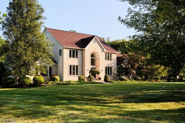 30 Woodview Dr, Montgomery Twp., NJ 08502