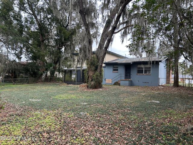 1742 MEMORY Lane, Jacksonville, FL 32210