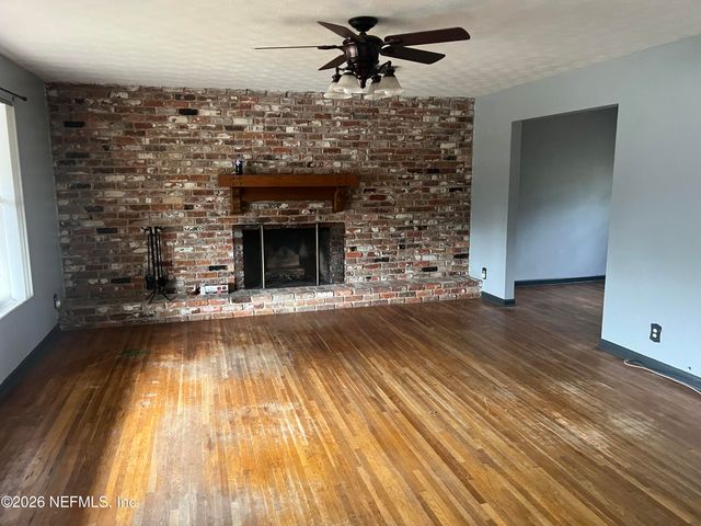 1742 MEMORY Lane, Jacksonville, FL 32210