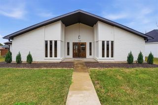 1425 N Chateau Circle, Lake Charles, LA 70605