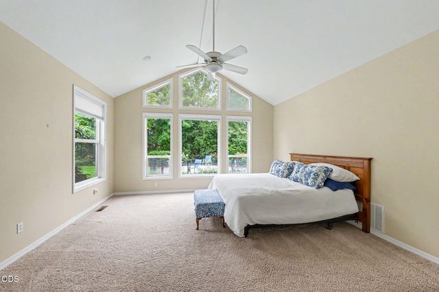 3348 Creek View Drive, Medford, OR 97504