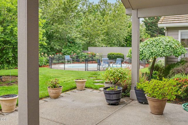 3348 Creek View Drive, Medford, OR 97504