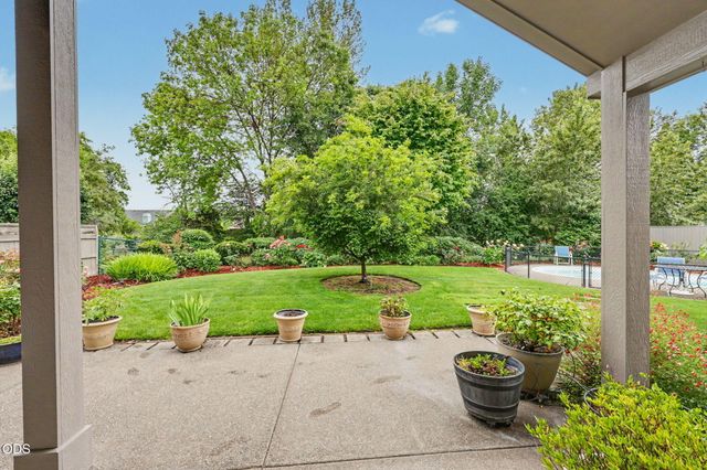 3348 Creek View Drive, Medford, OR 97504