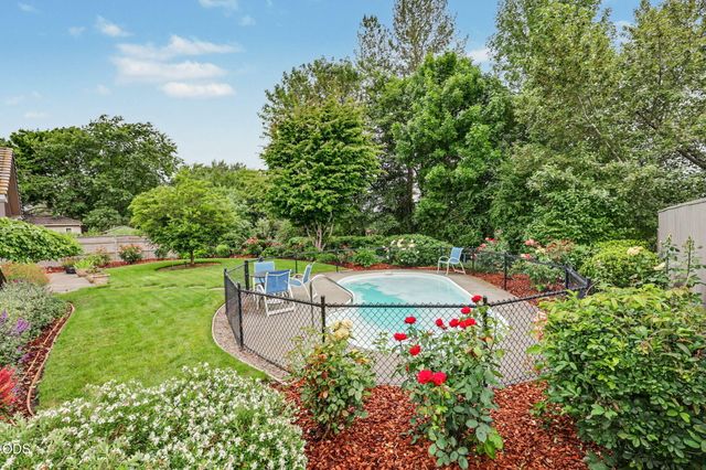 3348 Creek View Drive, Medford, OR 97504