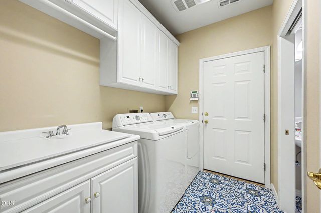 3348 Creek View Drive, Medford, OR 97504