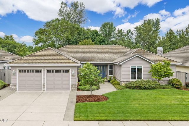 3348 Creek View Drive, Medford, OR 97504