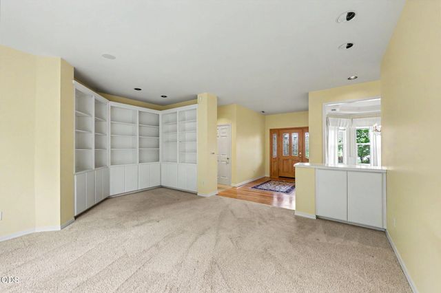 3348 Creek View Drive, Medford, OR 97504