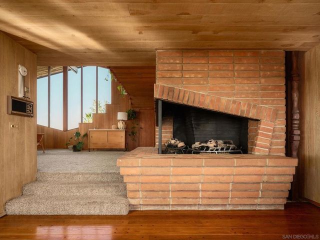 9450 Sunset Drive, La Mesa, CA 91941