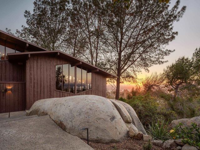 9450 Sunset Drive, La Mesa, CA 91941