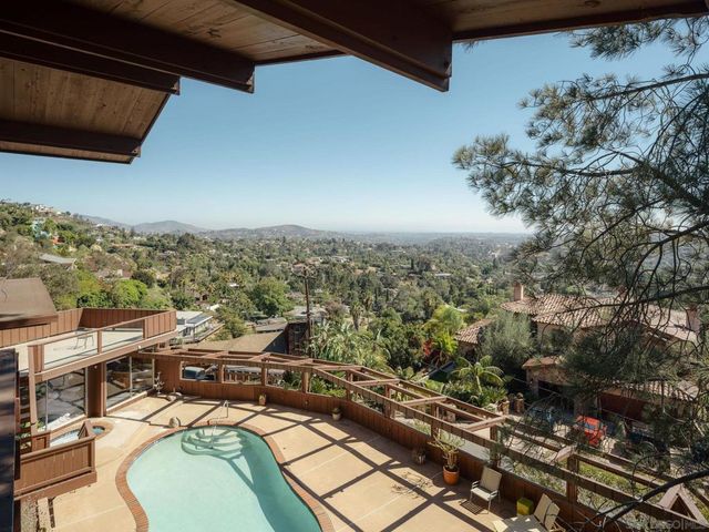 9450 Sunset Drive, La Mesa, CA 91941