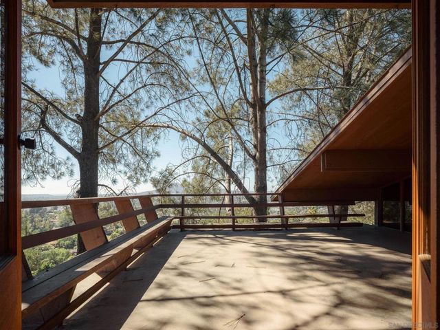9450 Sunset Drive, La Mesa, CA 91941