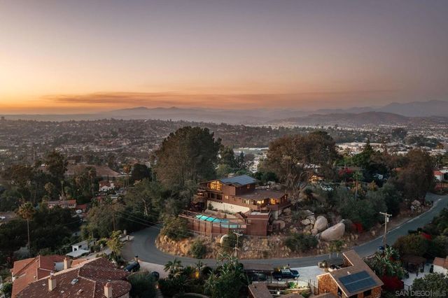9450 Sunset Drive, La Mesa, CA 91941