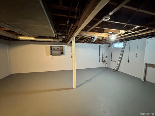 437 Mayflower Avenue, Lincoln Park, MI 48146