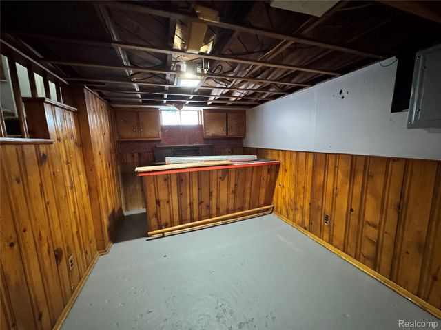 437 Mayflower Avenue, Lincoln Park, MI 48146