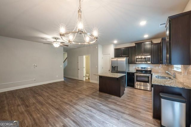 6220 Trickle Bend, Atlanta, GA 30349