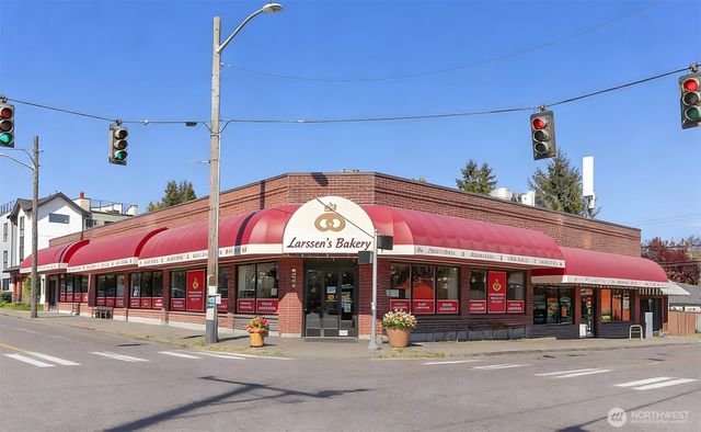 8332 24th Avenue NW, Seattle, WA 98117