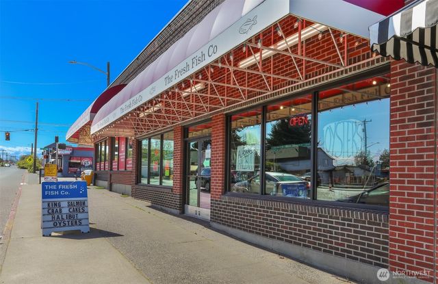 8332 24th Avenue NW, Seattle, WA 98117