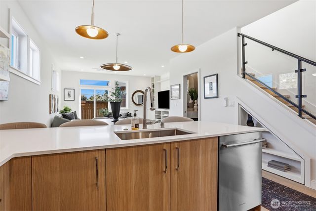 8332 24th Avenue NW, Seattle, WA 98117