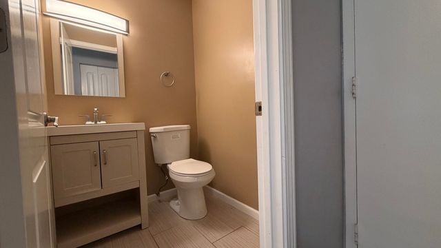 646 White Court, Gurnee, IL 60031