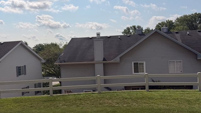 646 White Court, Gurnee, IL 60031