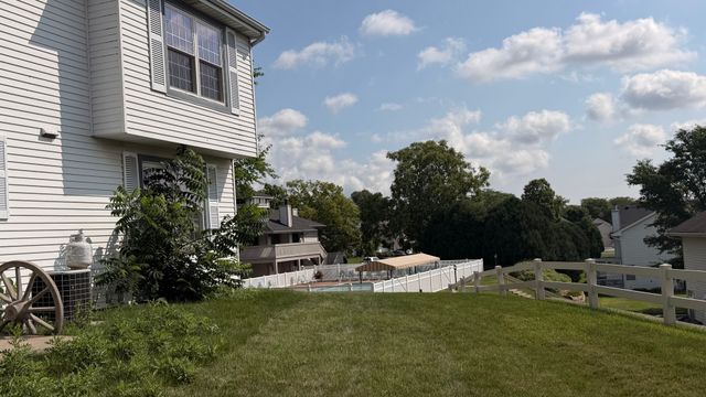 646 White Court, Gurnee, IL 60031