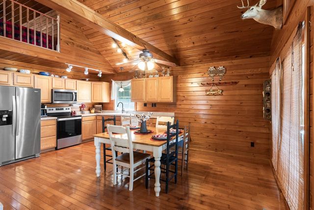 178 Cottage Cir, Linden, TN 37096