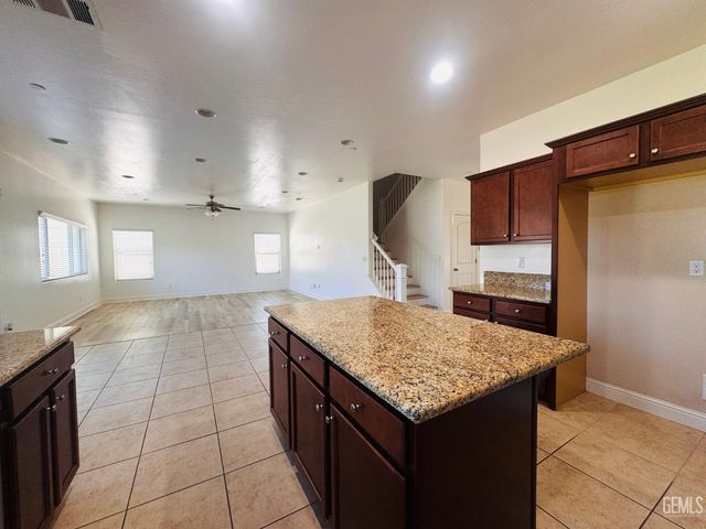 9506 Liberty Island Drive, Bakersfield, CA 93311