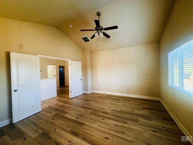 9506 Liberty Island Drive, Bakersfield, CA 93311