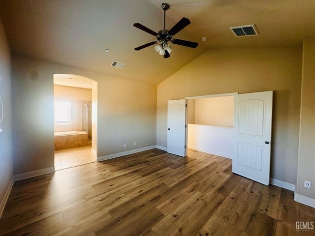 9506 Liberty Island Drive, Bakersfield, CA 93311