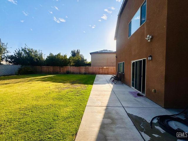 9506 Liberty Island Drive, Bakersfield, CA 93311