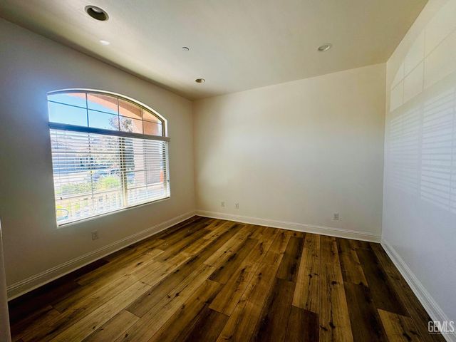 9506 Liberty Island Drive, Bakersfield, CA 93311