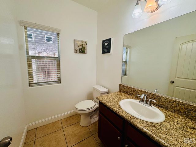 9506 Liberty Island Drive, Bakersfield, CA 93311