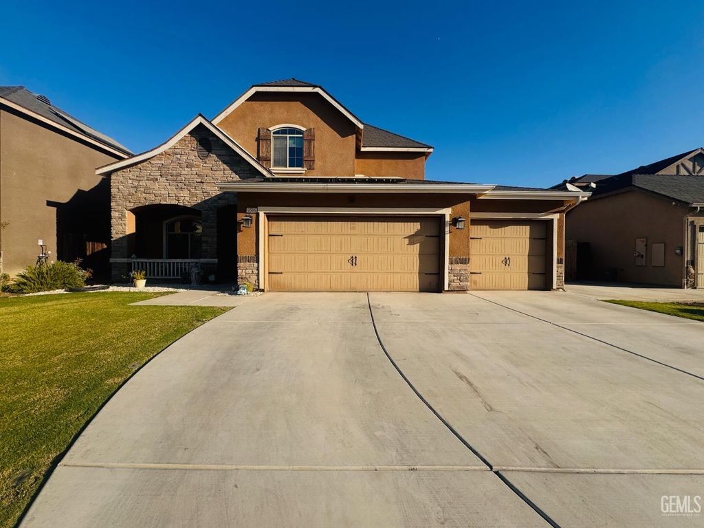 9506 Liberty Island Drive, Bakersfield, CA 93311