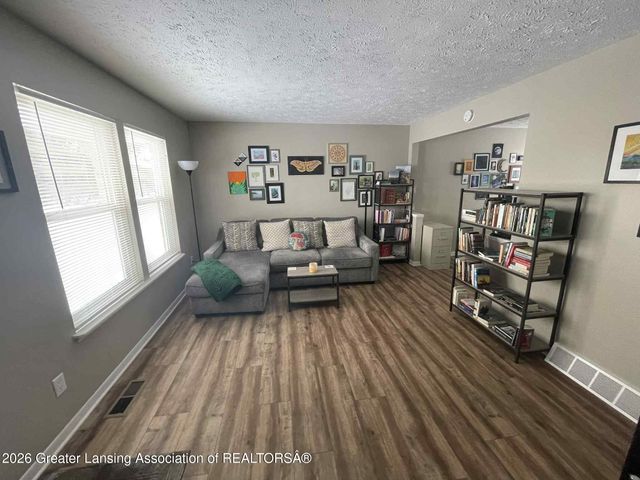 1743 Maisonette Drive, Lansing, MI 48911