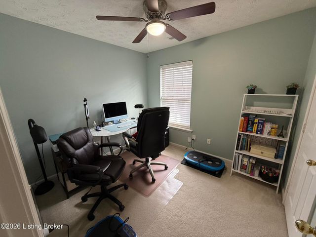 8337 Grand Trevi Dr, Louisville, KY 40228