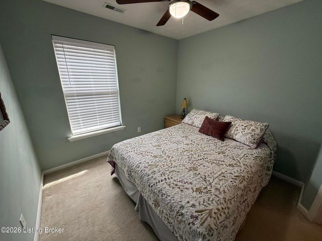 8337 Grand Trevi Dr, Louisville, KY 40228