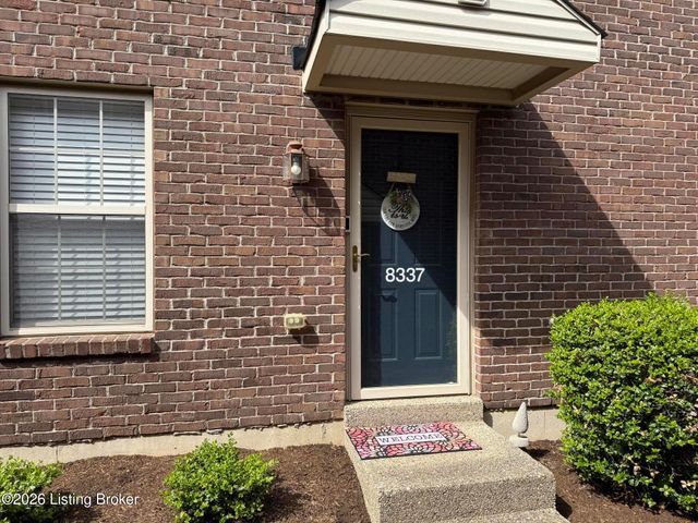 8337 Grand Trevi Dr, Louisville, KY 40228