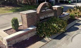 8337 Grand Trevi Dr, Louisville, KY 40228