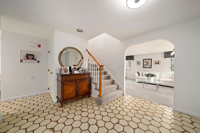 35 Linden Park Drive, Randolph, MA 02368