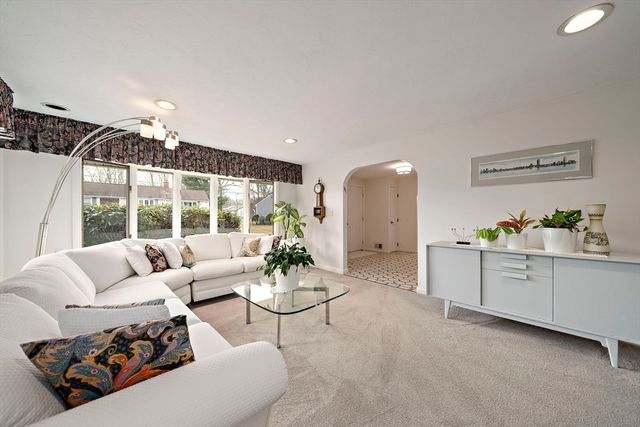 35 Linden Park Drive, Randolph, MA 02368