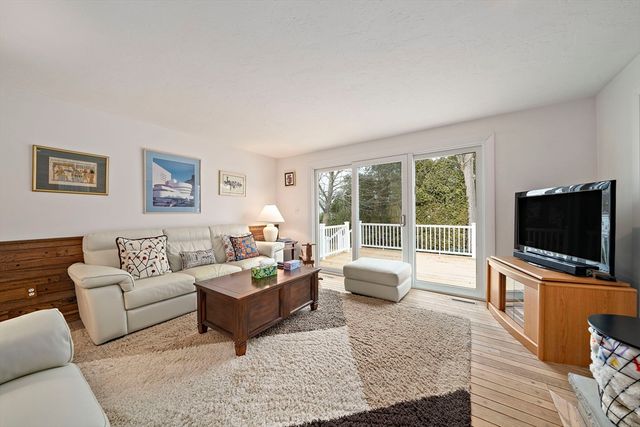 35 Linden Park Drive, Randolph, MA 02368