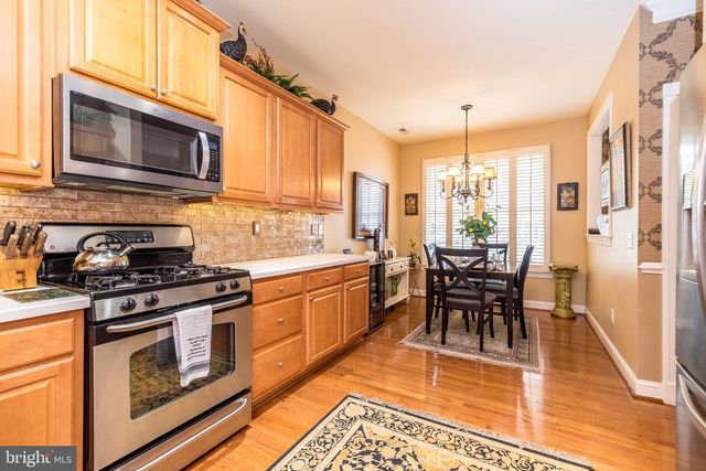 100 REAGAN DR, Sellersville, PA 18960