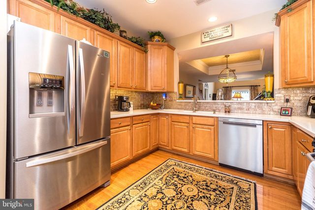 100 REAGAN DR, Sellersville, PA 18960