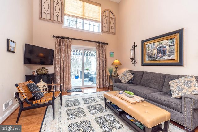 100 REAGAN DR, Sellersville, PA 18960