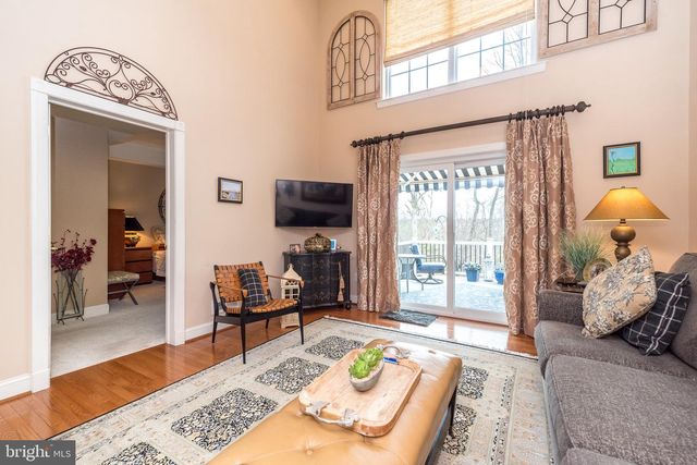 100 REAGAN DR, Sellersville, PA 18960