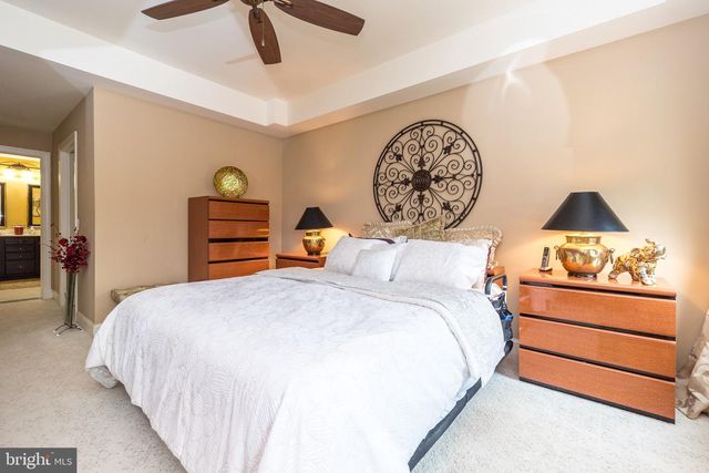 100 REAGAN DR, Sellersville, PA 18960