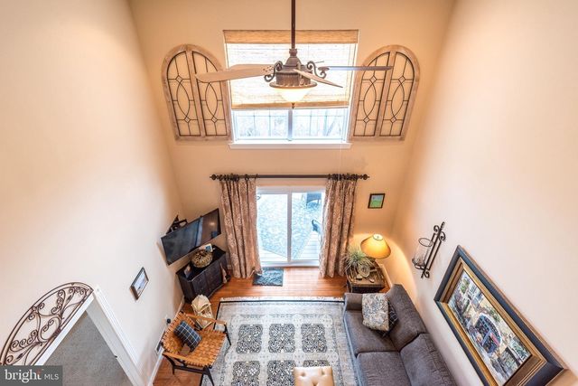 100 REAGAN DR, Sellersville, PA 18960