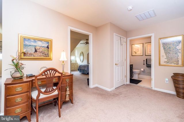 100 REAGAN DR, Sellersville, PA 18960