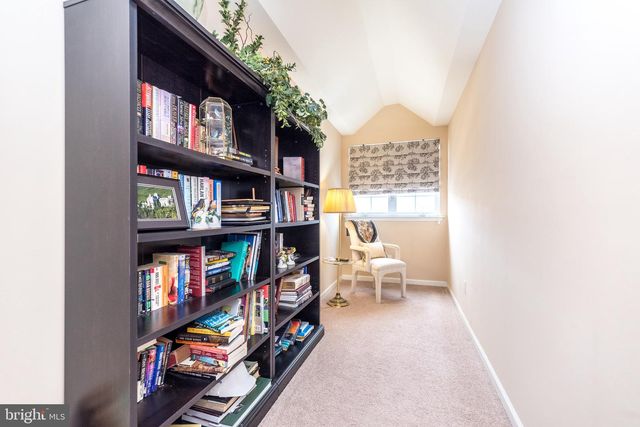 100 REAGAN DR, Sellersville, PA 18960