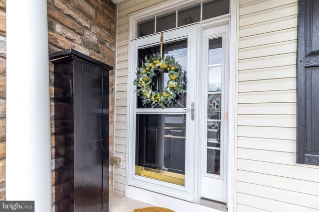 100 REAGAN DR, Sellersville, PA 18960